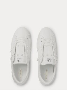 Valentino Garavani White Rockstud Low-Top Sneakers